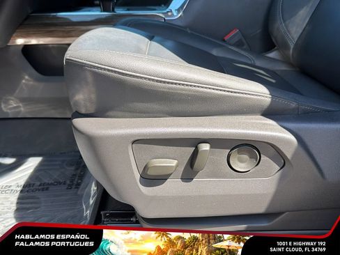 Used 2024 Chevrolet Silverado 1500 LT Trail Boss w/ LT Trail Boss Premium Package AWD/4WD image 15