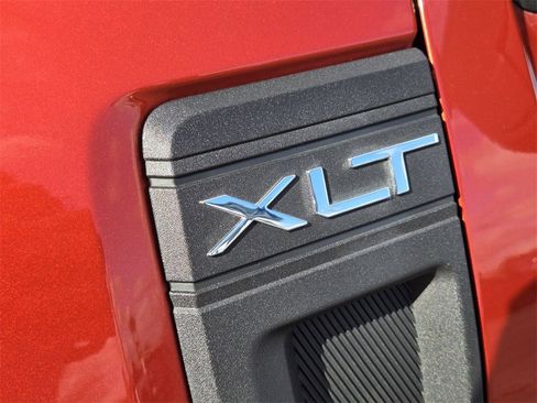 Used 2022 Ford Maverick XLT image 10