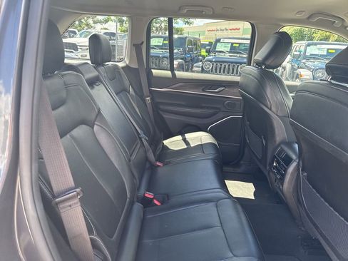 Certified 2023 Jeep Grand Cherokee Limited w/ Black Appearance Package image 20