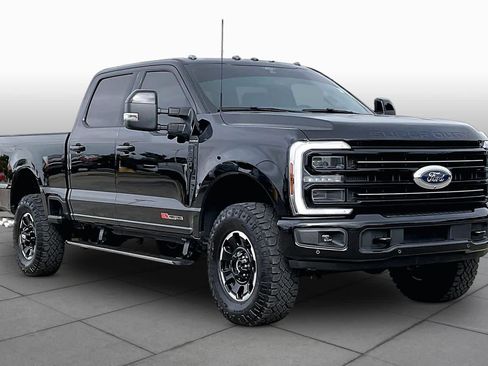 Used 2025 Ford F250 Platinum w/ Tremor Off-Road Package AWD/4WD image 3