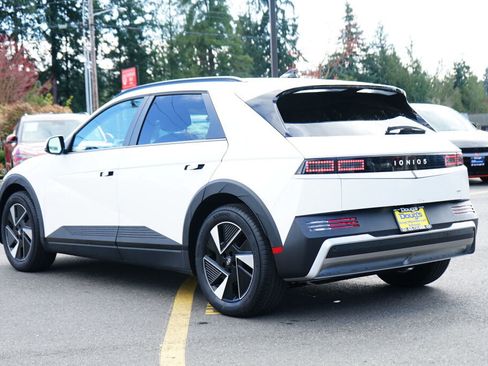 Used 2025 Hyundai Ioniq 5 SEL image 9