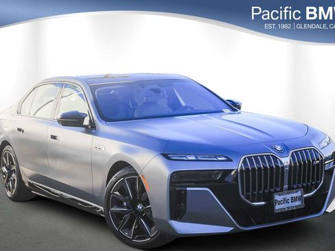 Used 2025 BMW i7 M70 w/ Executive Package image 1