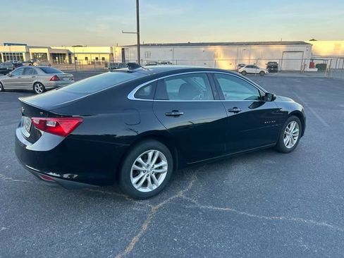 Used 2018 Chevrolet Malibu LT FWD image 4