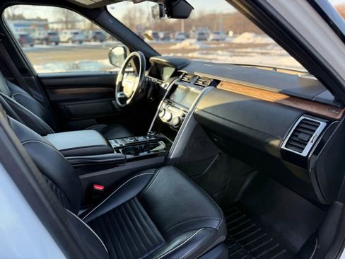 Used 2018 Land Rover Discovery HSE Luxury image 23