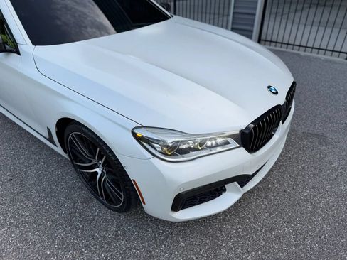 Used 2017 BMW 750i RWD image 2