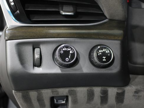 Used 2019 Cadillac Escalade ESV Platinum image 11