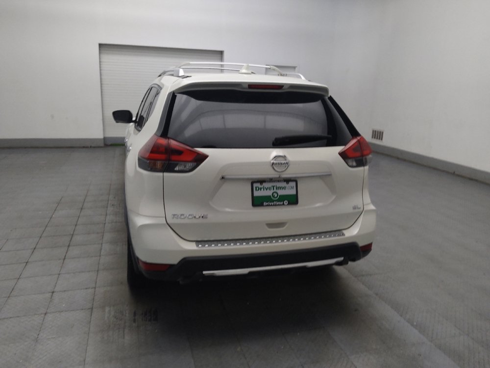 Used 2018 Nissan Rogue SL w/ Premium Package FWD image 6