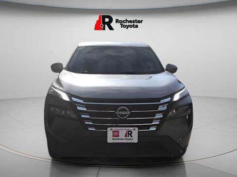Used 2024 Nissan Rogue SV AWD/4WD image 2