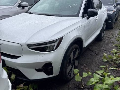 Used 2023 Volvo C40 P8 Recharge Plus w/ Climate Package AWD/4WD image 1