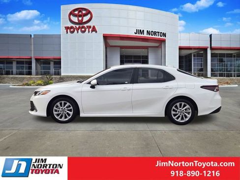 Used 2024 Toyota Camry LE image 5