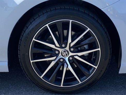 Used 2023 Toyota Camry SE image 7