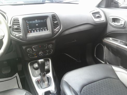 Used 2023 Jeep Compass Limited w/ Sun and Sound Group AWD/4WD image 24