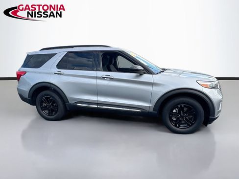 Used 2023 Ford Explorer XLT AWD/4WD image 10