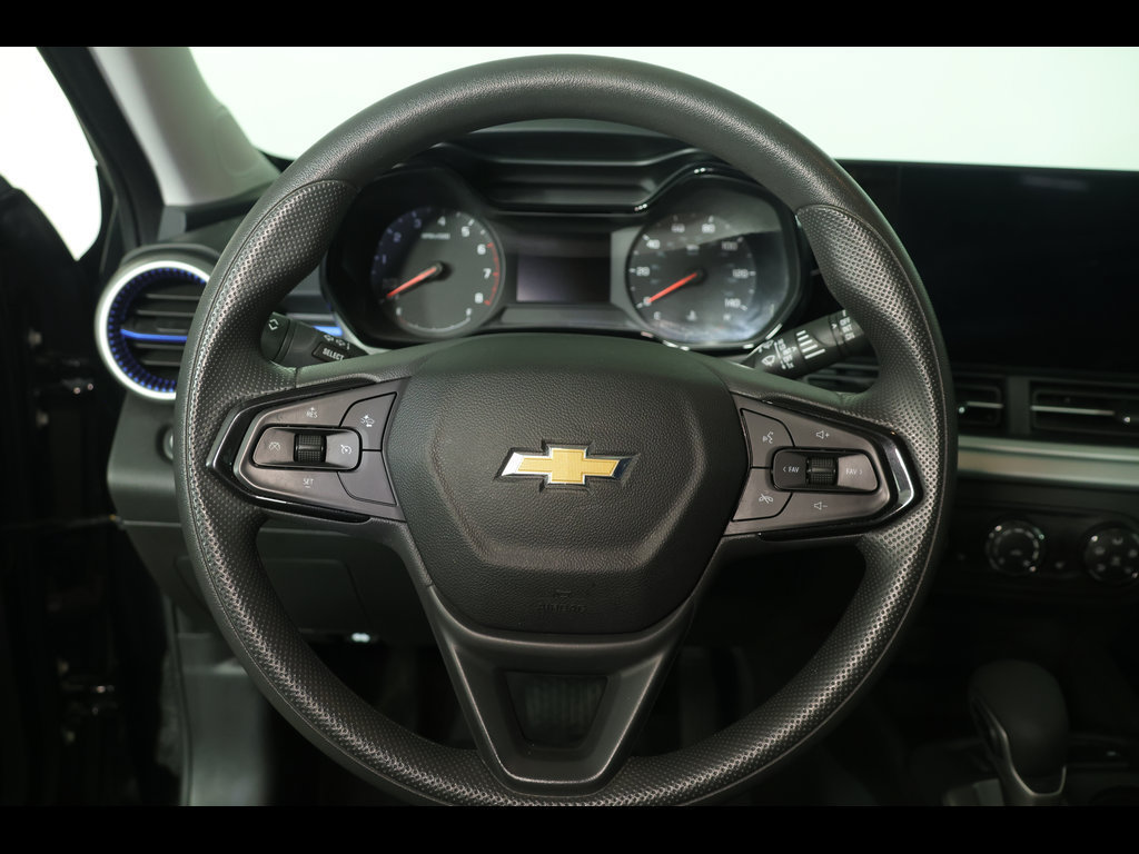 Used 2024 Chevrolet Trax LS w/ LS Convenience Package FWD image 21