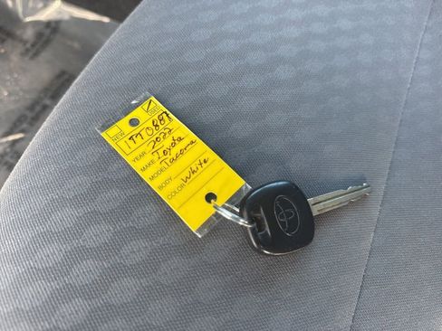 Used 2022 Toyota Tacoma SR image 29