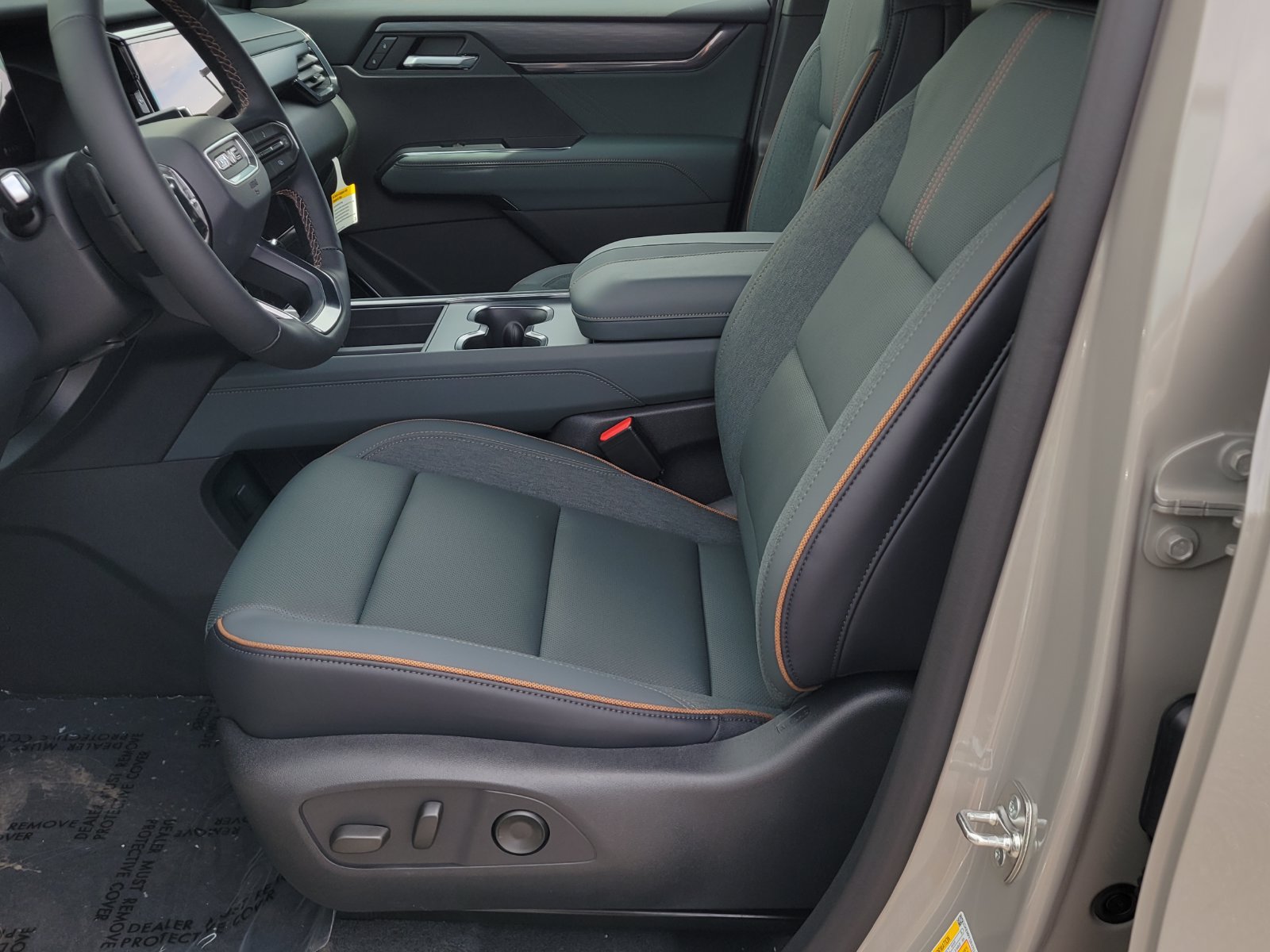 New 2027 GMC Acadia AT4 w/ Luxury Package AWD/4WD image 6