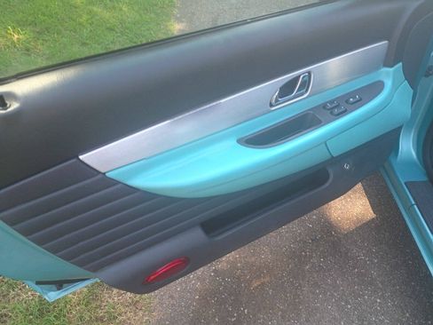 Used 2002 Ford Thunderbird RWD image 9