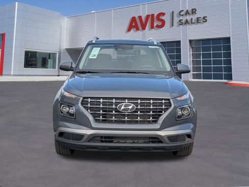 Used 2025 Hyundai Venue SEL image 2