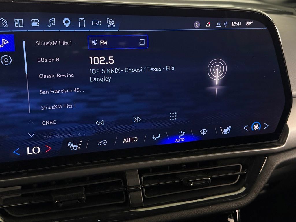 Used 2024 Chevrolet Equinox EV RS FWD image 19