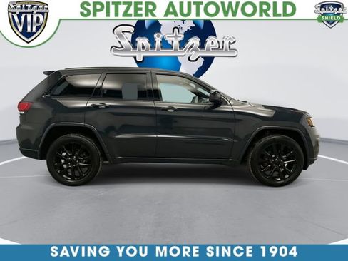 Used 2018 Jeep Grand Cherokee Altitude AWD/4WD image 11