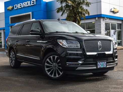 Used 2021 Lincoln Navigator L Reserve image 1
