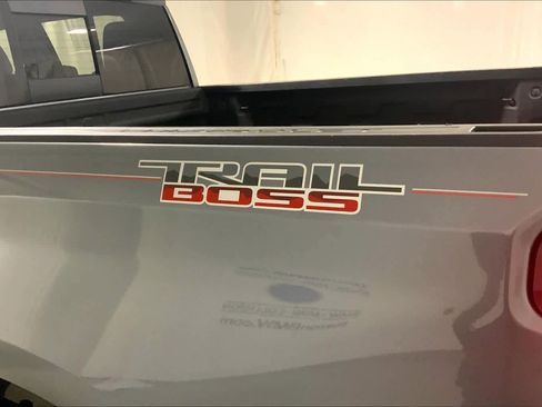 Used 2021 Chevrolet Silverado 1500 LT Trail Boss w/ LT Trail Boss Premium Package AWD/4WD image 28