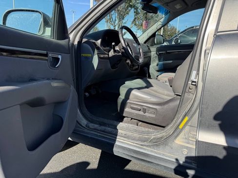 Used 2011 Hyundai Santa Fe SE FWD image 6