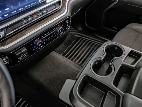 Used 2025 Chevrolet Silverado 2500 LT w/ Convenience Package image 25