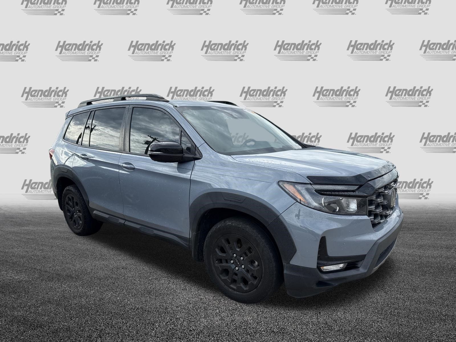 Used 2023 Honda Passport TrailSport image 2