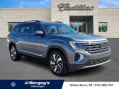 Certified 2025 Volkswagen Atlas SE AWD/4WD image 2