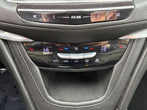 Used 2017 Cadillac XT5 Luxury image 31