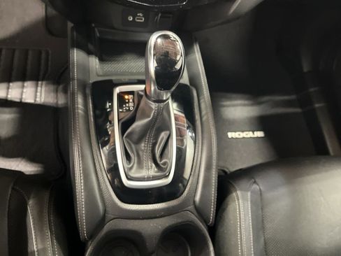 Used 2018 Nissan Rogue SL w/ Premium Package AWD/4WD image 14