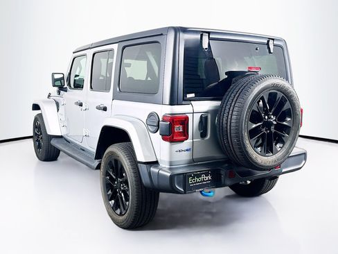 Used 2023 Jeep Wrangler Unlimited Sahara w/ Cold Weather Group AWD/4WD image 5