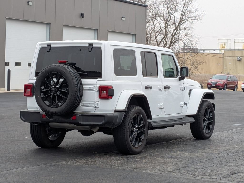 Used 2025 Jeep Wrangler Unlimited Sahara AWD/4WD image 7
