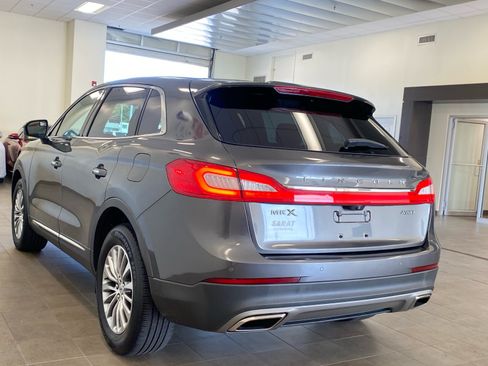 Used 2017 Lincoln MKX Select w/ Select Plus Package AWD/4WD image 5