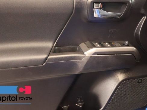 Certified 2020 Toyota Tacoma TRD Off-Road w/ TRD Premium Off Road Package AWD/4WD image 10