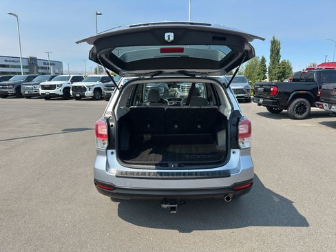 Used 2017 Subaru Forester 2.5i Premium w/ All-Weather Package AWD/4WD image 12