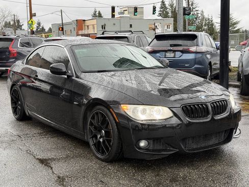 Used 2013 BMW 335i Convertible image 23