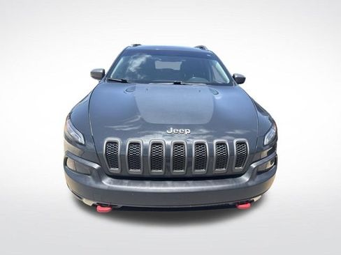 Used 2017 Jeep Cherokee Trailhawk w/ Cold Weather Group AWD/4WD image 3