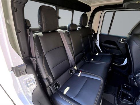 New 2026 Jeep Gladiator Mojave AWD/4WD image 9