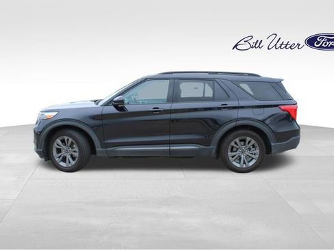 Certified 2022 Ford Explorer XLT w/ Equipment Group 202A RWD image 8