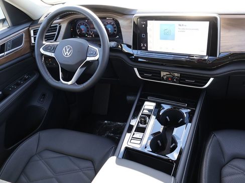 New 2026 Volkswagen Atlas SE image 17