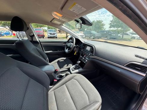 Used 2020 Hyundai Elantra SE w/ Cargo Package (C1) FWD image 10