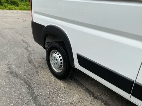 Used 2026 RAM ProMaster 2500 w/ Convenience Group FWD image 18