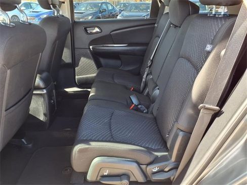 Used 2016 Dodge Journey SE w/ Flexible Seating Group image 8