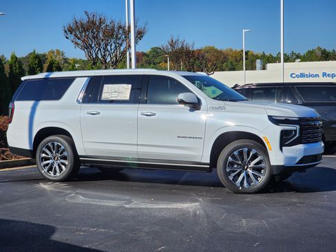 New 2026 Chevrolet Suburban High Country image 3