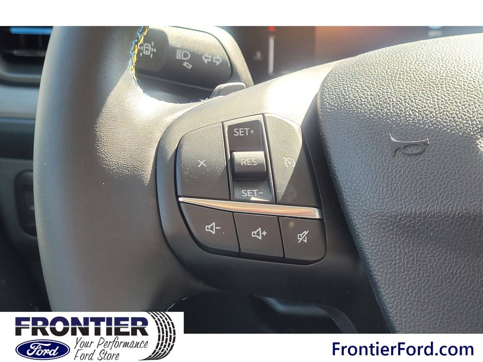 Used 2025 Ford Maverick Lobo AWD/4WD image 18