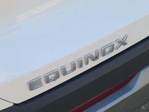 Used 2026 Chevrolet Equinox LT FWD image 10