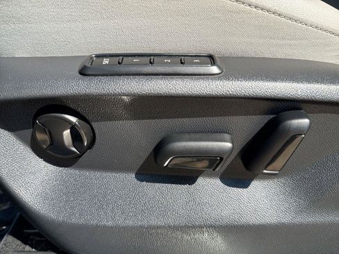 Used 2020 Volkswagen Tiguan SEL Premium R-Line w/ 3rd Row Seat Package AWD/4WD image 4