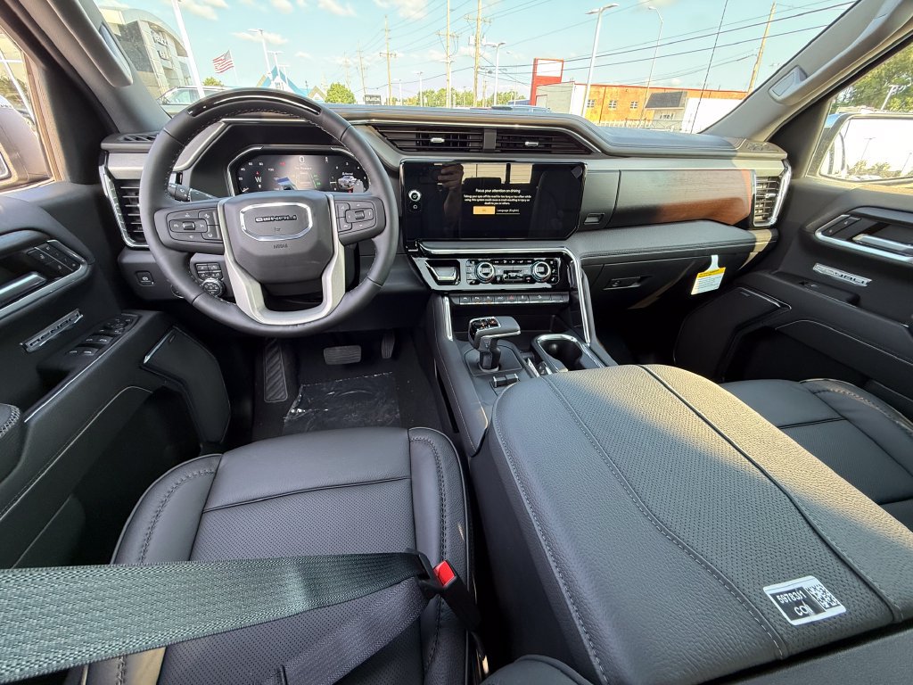 New 2026 GMC Sierra 1500 Denali w/ Technology Package AWD/4WD image 13